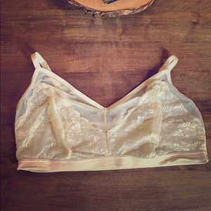 Torrid bralette shelf bra in lace and mesh